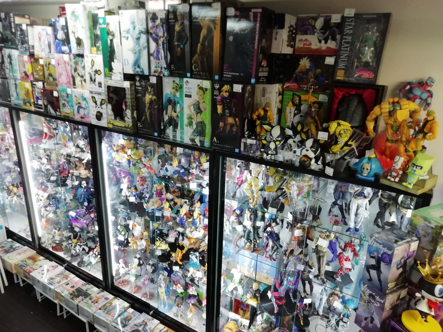 FIGURE / フィギュア