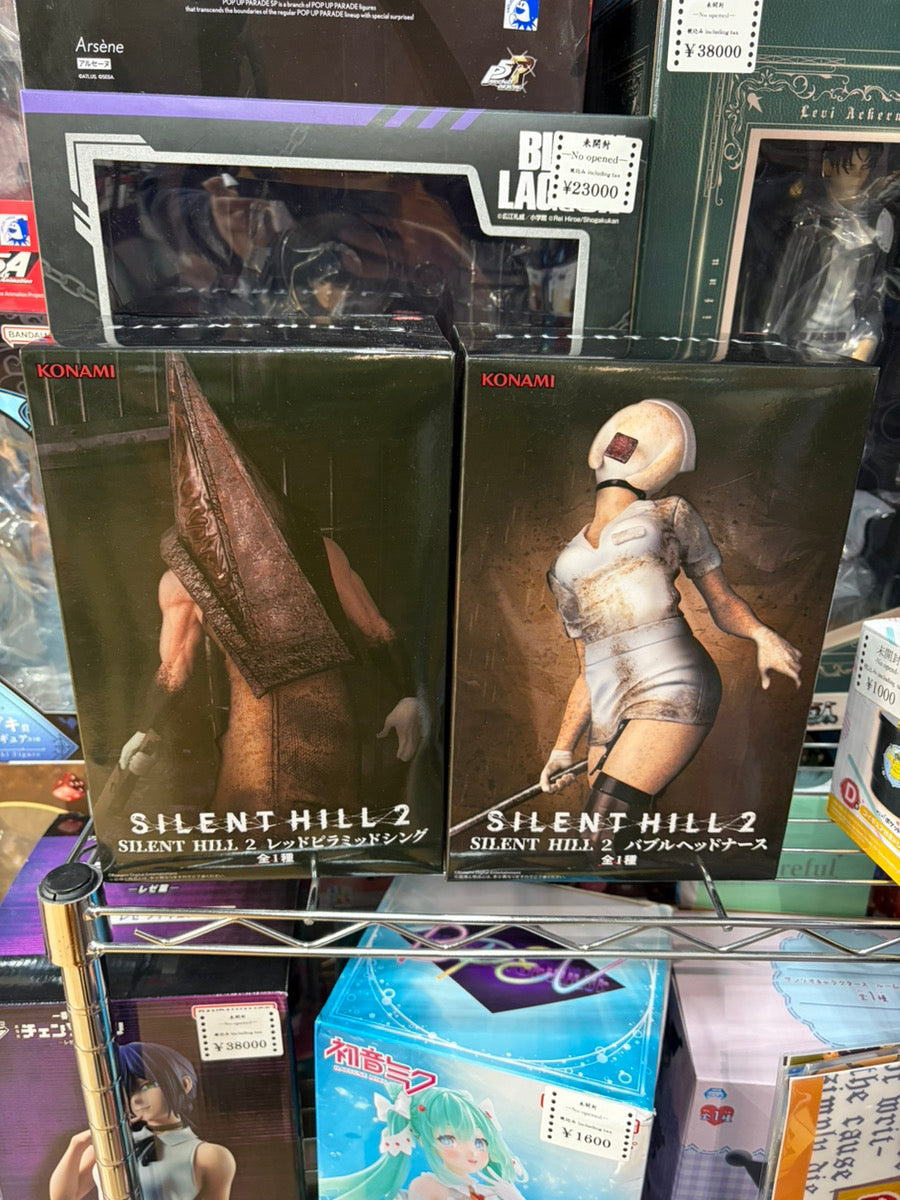 Silent Hill 2 Red Pyramid Thing ＆ Bubble Head Nurse Figure / サイレントヒル2 レッドピラミッドシング＆バブルヘッドナース フィギュア